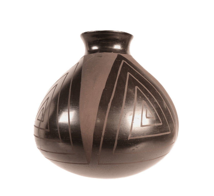 Mata Ortiz Mexico Pottery By Tomasa Mora
