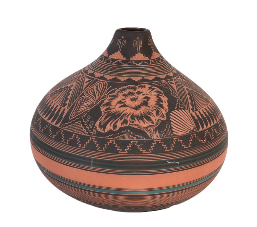 Navajo Pottery By Susie Charlie
