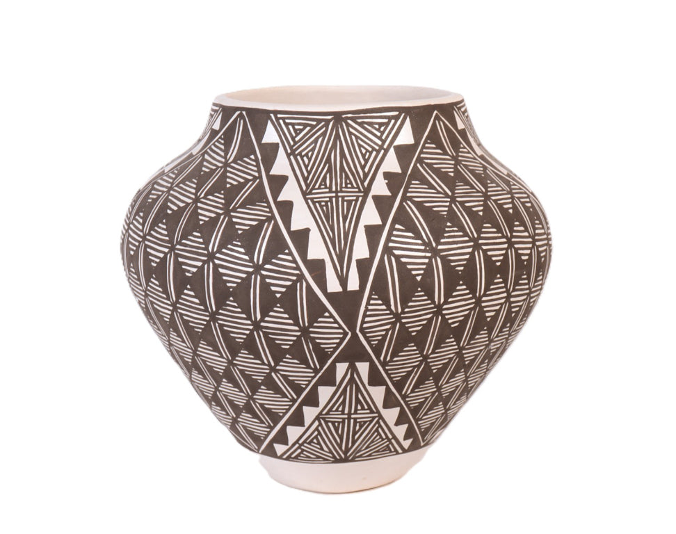 Laguna Pueblo Pottery Jar By Mirium Davis