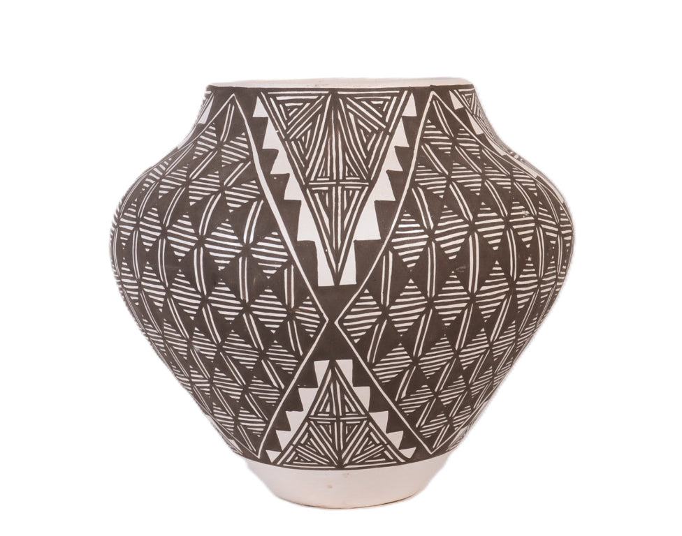Laguna Pueblo Pottery Jar By Mirium Davis