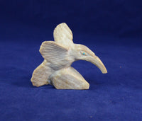 Zuni fetish carving: Serpentine Hummingbird