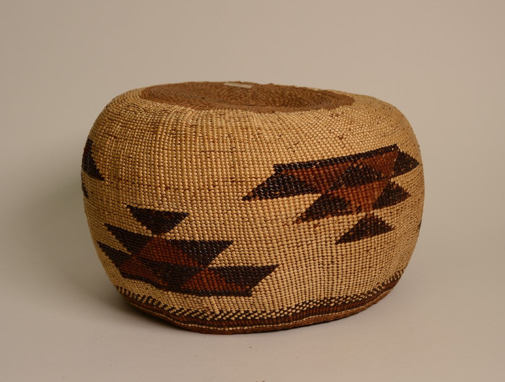 Large Karuk/Yurok Storage Basket