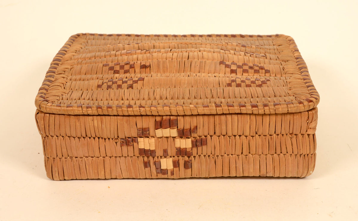 Salish Basket: Lidded Flat Box, Thompson River