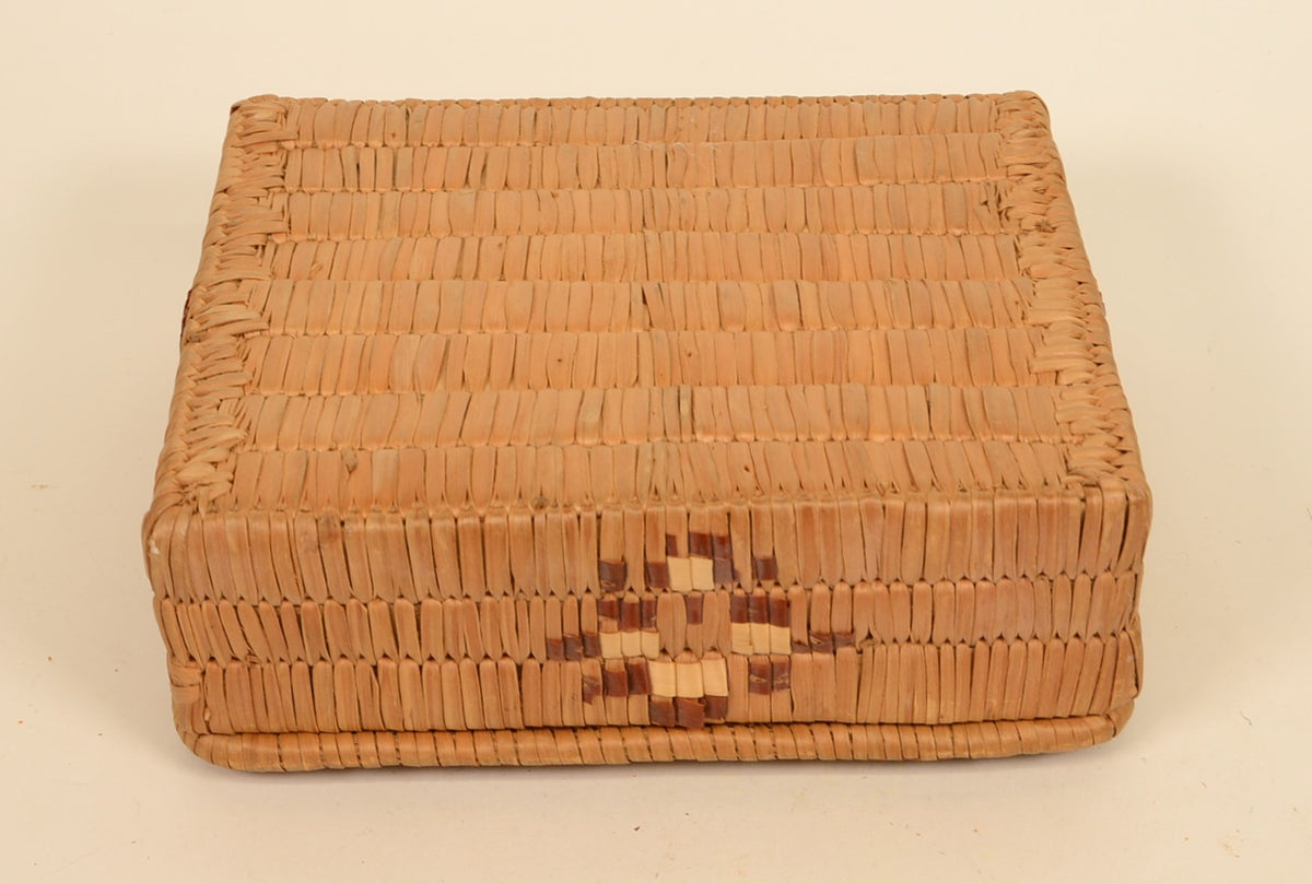 Salish Basket: Lidded Flat Box, Thompson River
