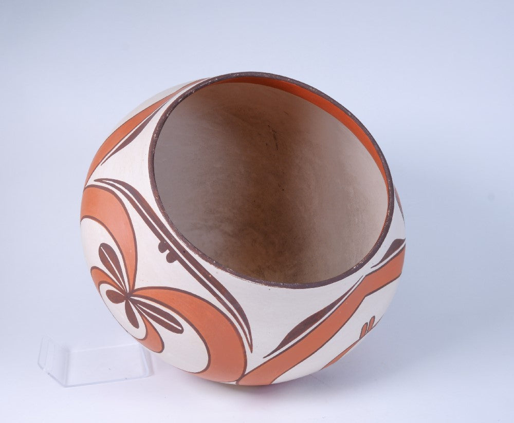 Large Laguna Pueblo Pottery Jar by Gladys Stratyu'we Paquin