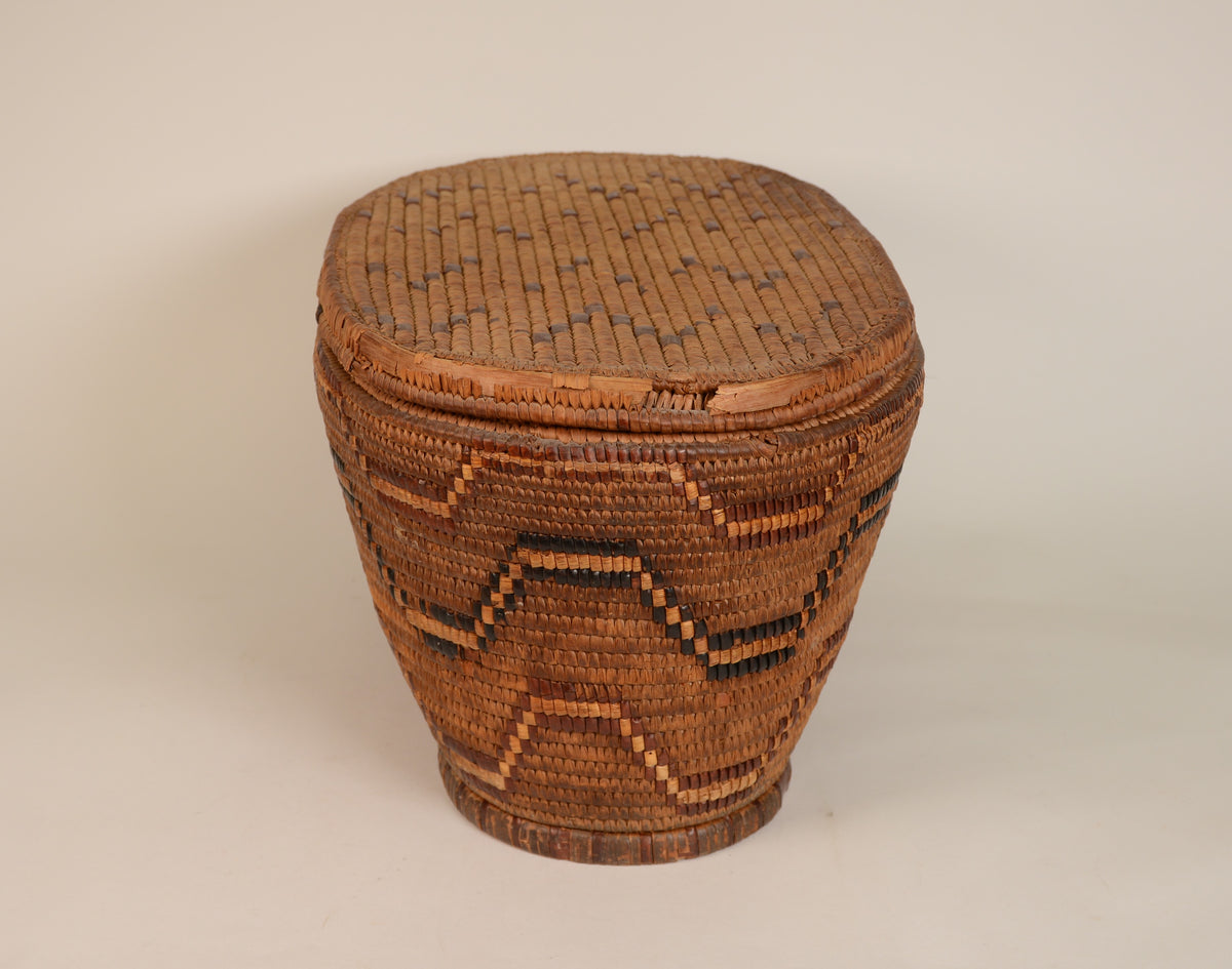 Large Thompson River Salish lidded oval Basket Trunk,