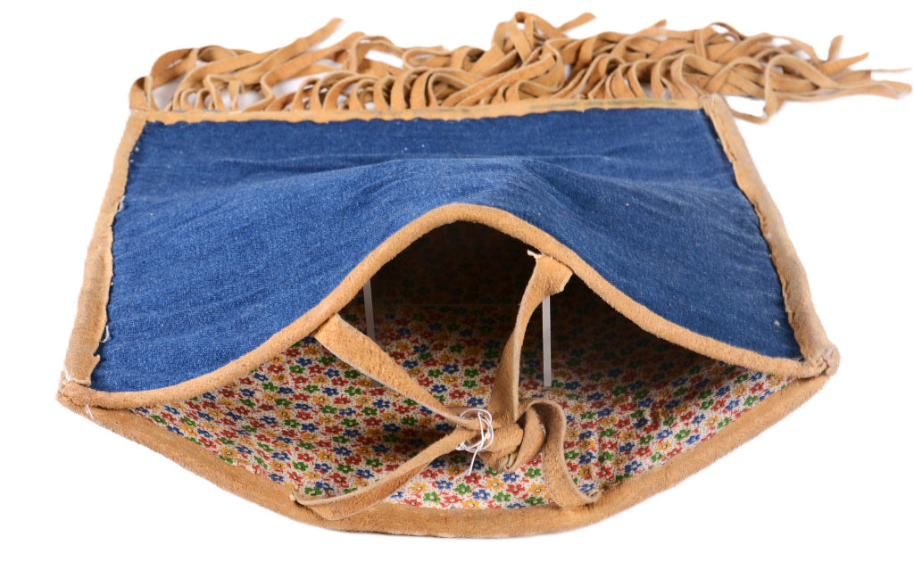 Plateau Flag Pictorial Beaded Pouch