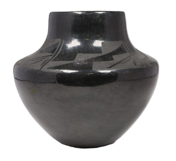 Santa Clara Pueblo Pottery By inda Jo'Povi Askan