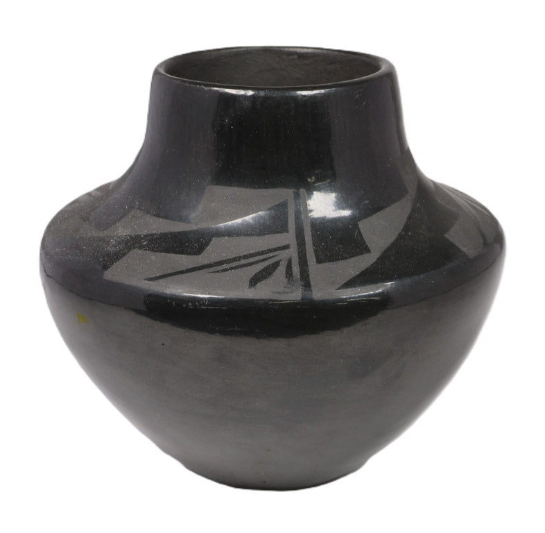 Santa Clara Pueblo Pottery By inda Jo'Povi Askan