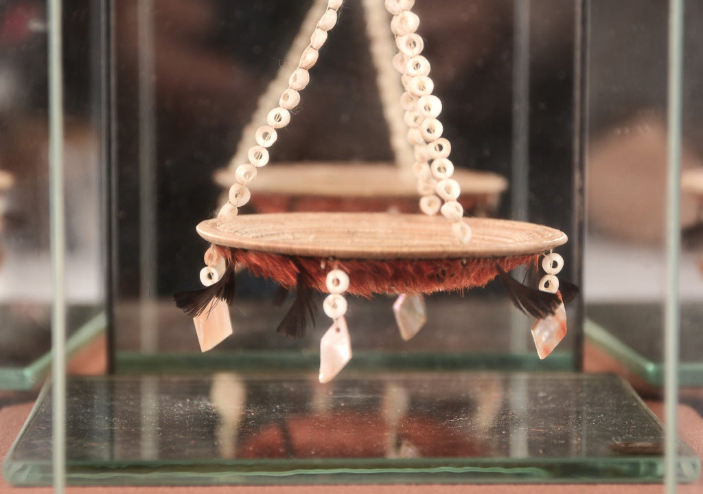 Pomo Miniature Feathered and Shell Basket in Glass and Mirrored Case