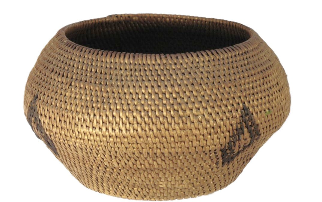 Washoe/Paiute basket; single rod with diamond motif