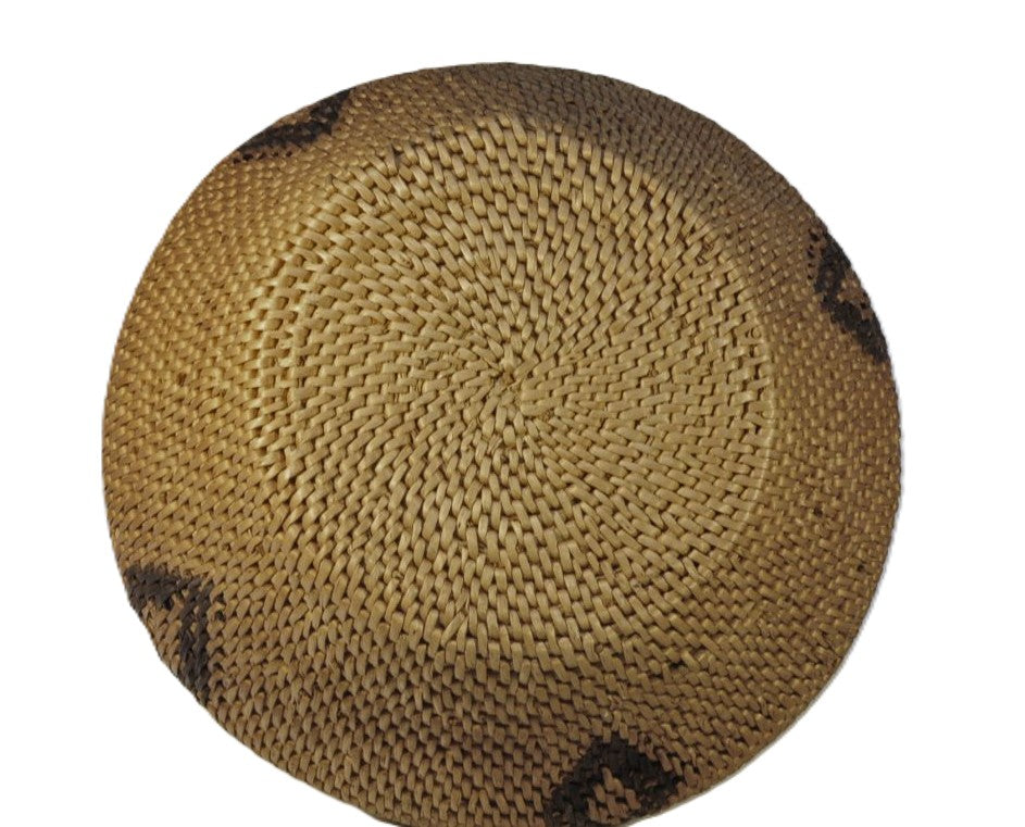 Washoe/Paiute basket; single rod with diamond motif