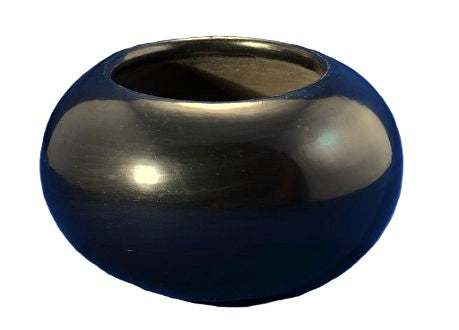 Fine Polished Plain Blackware Jar by Maria Martinez, Signed Maria Poveka