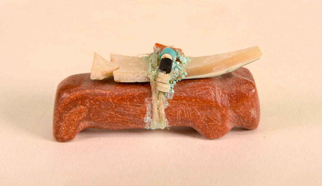 Vintage Zuni Bobcat Fetish - Red Catlinite w/arrowhead bundle