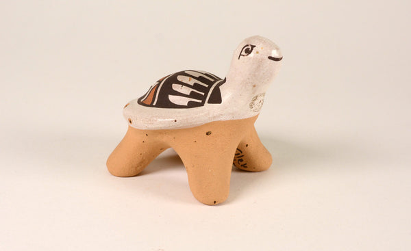 Isleta Pueblo Pottery Turtle By Stella Teller