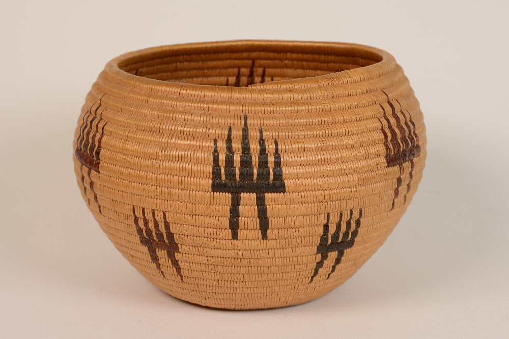 Washoe degikup basket with tentative attribution to Tootsie Dick Sam (1885 - 1929)