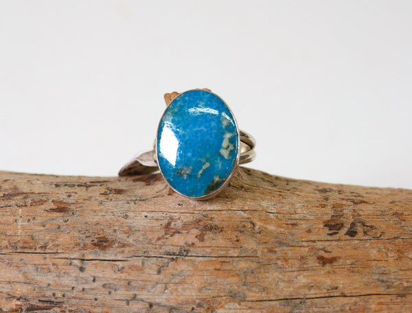 Navajo Ring by Everett and Mary C. Teller Size: 11