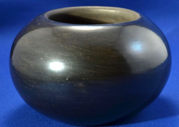 Pottery Polished Plain Blackware Bowl by Maria Martinez, Signed Maria Poveka