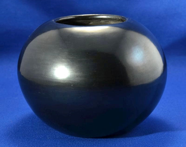 Pottery Polished Plain Blackware Bowl by Maria Martinez, Signed Maria Poveka