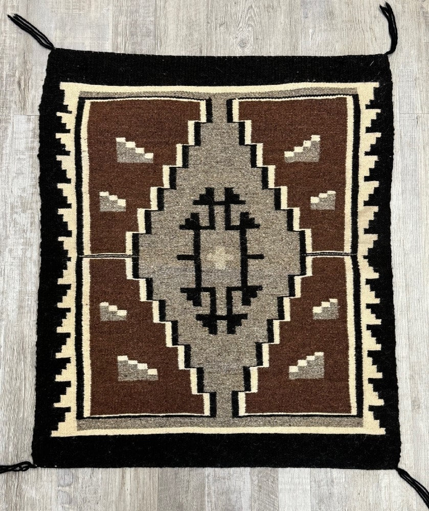 Fine Navajo Rug: Two Gray Hills