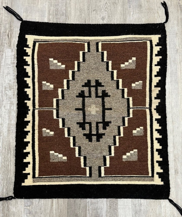 Fine Navajo Rug: Two Gray Hills