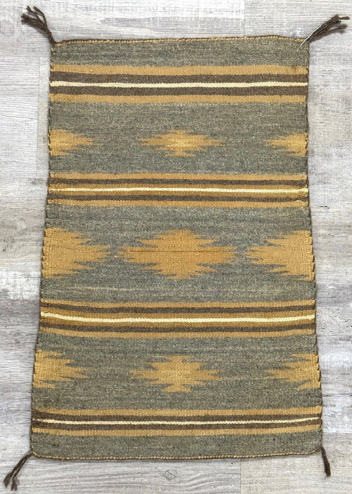 Navajo Rug: Fine Classic Revival; Chinle, AZ