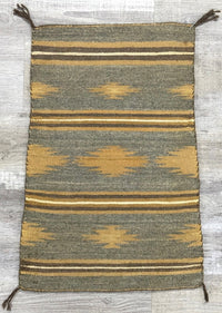 Navajo Rug: Fine Classic Revival; Chinle, AZ