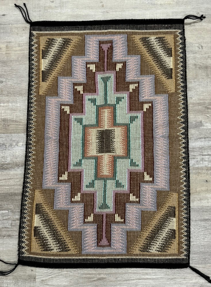 Navajo New Lands Raised Outline Rug