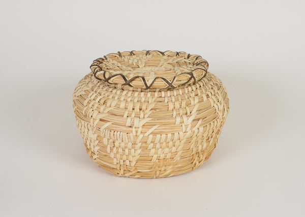 Lidded Tohono O'Odham (Papago) Basket by Virginia Moreno