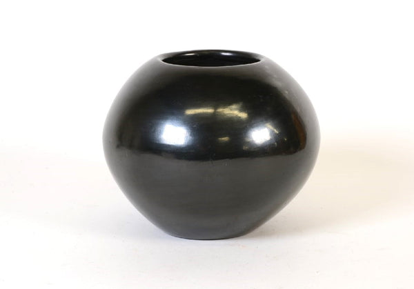 p065  Polished Plain Blackware Bowl by Maria Martinez, Signed Maria Poveka