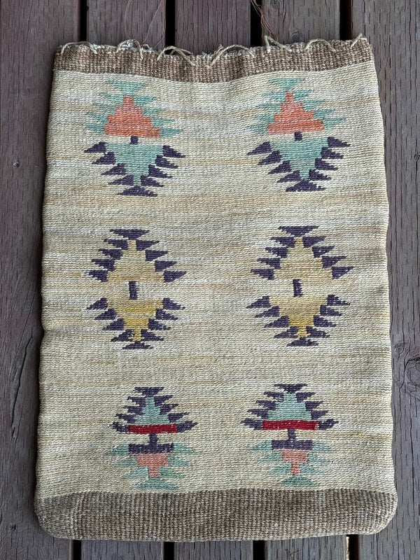 Large Nez Perce Corn Husk Bag