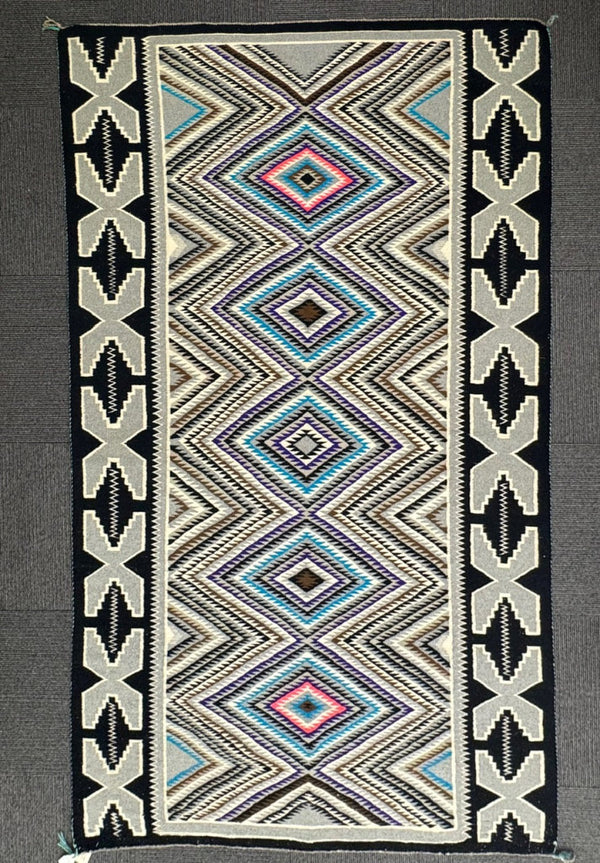 Navajo Red Mesa Eye Dazzler Rug with Outline