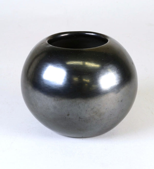 San Ildefonso Pueblo Pottery Maria Martinez - Gun-Metal Finish