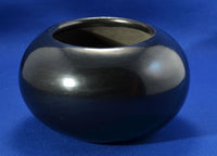 Fine Polished Plain Blackware Jar by Maria Martinez, Signed Maria Poveka