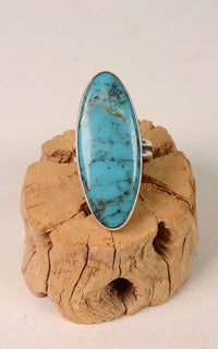 Large Navajo Ring by noted Artists Everett and Mary C. Teller Size: 8.75