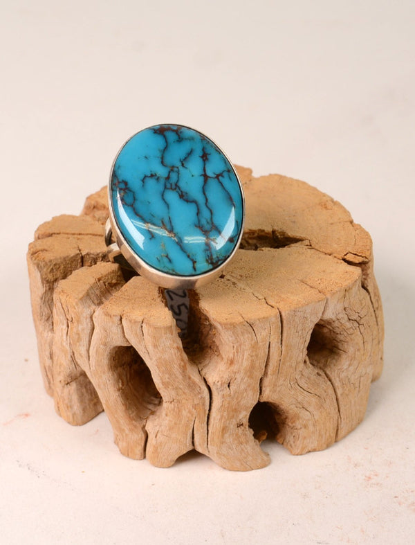 Large Navajo Ring by noted Artists Everett and Mary C. Teller Size: 8