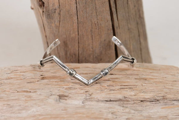 Navajo Sterling Silver V Bracelet By Tyrone Castillo