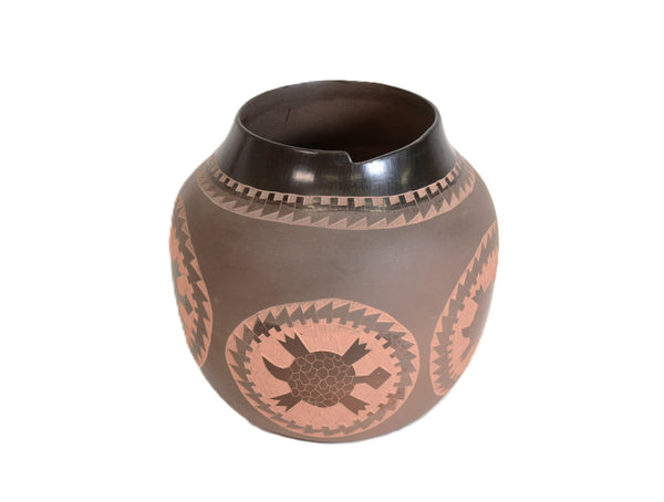 Santa Clara Pottery by Elijah Naranjo ; Turtles