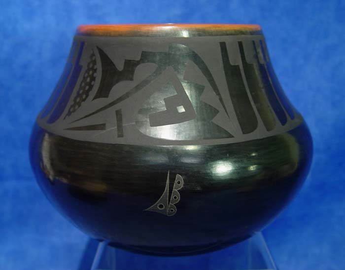 San Ildefonso Pueblo Pottery: Cavan Gonzales (Tse-Whang)