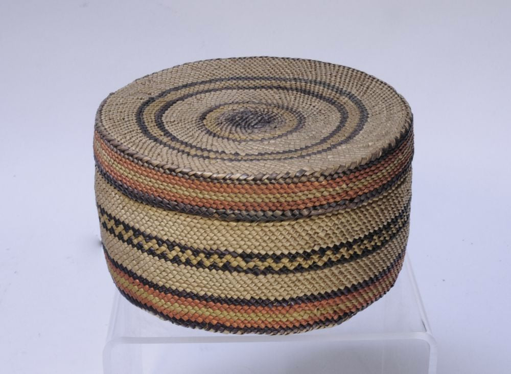 Very fine Makah - Nuu-chah-nulth Lidded Indian Basket