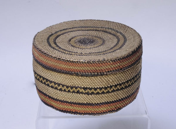 Very fine Makah - Nuu-chah-nulth Lidded Indian Basket