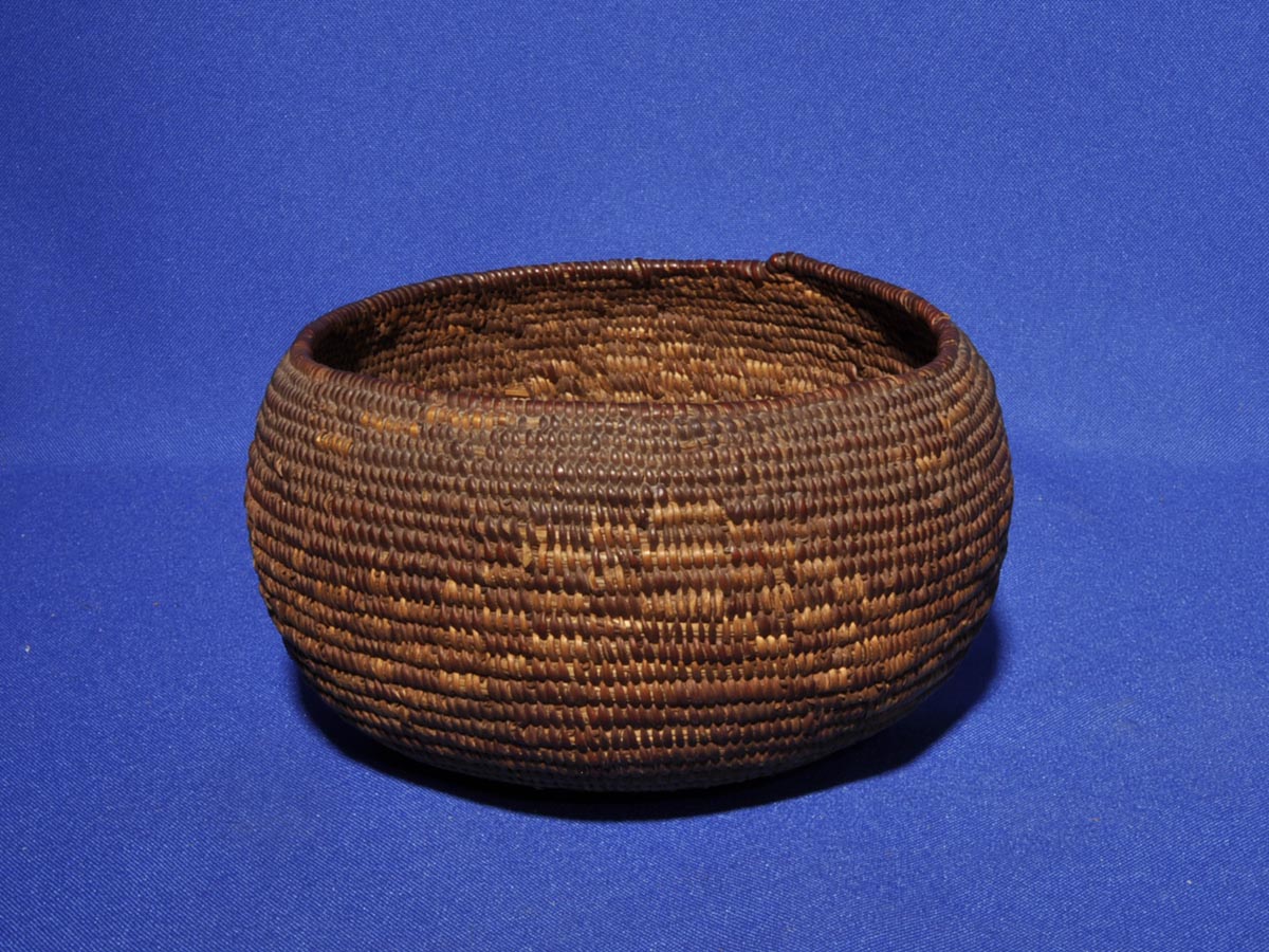 Tubatulabal coiled basket - Negative motif