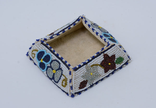 Square form Plateau Beaded Hide Basket,  Floral motif