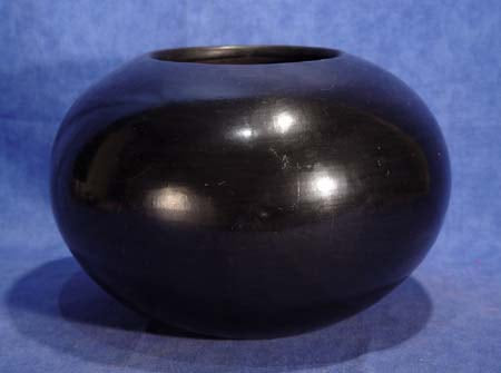 Large Santa Clara Pueblo Pottery By Teresita Naranjo