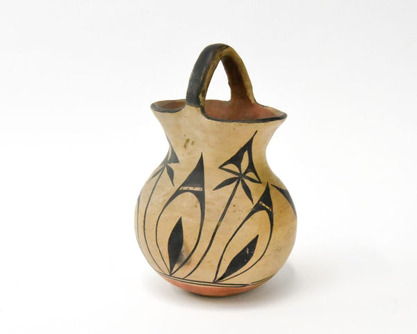 Santo Domingo Pueblo Pottery Jar with Handle