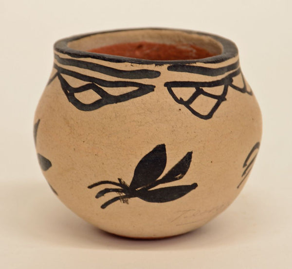 Early Tesque Pueblo Pottery Jar