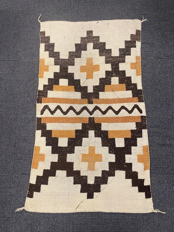 Navajo Rug: Soft Transitional Period Blanket
