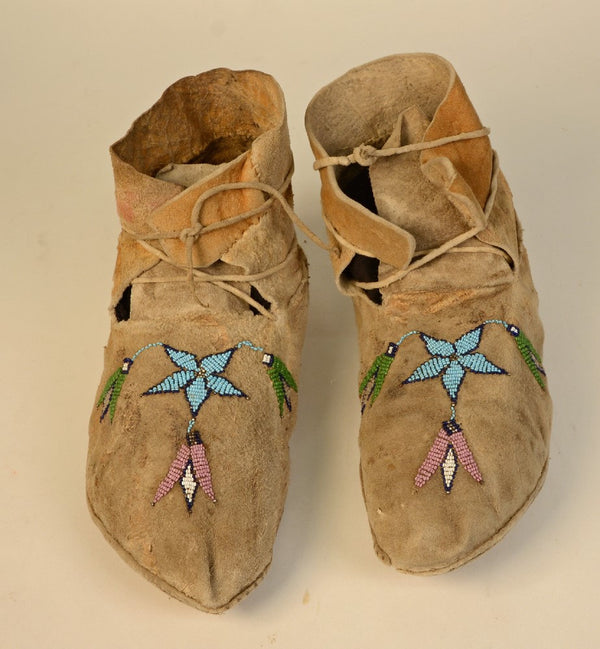 Santee Sioux Moccasins