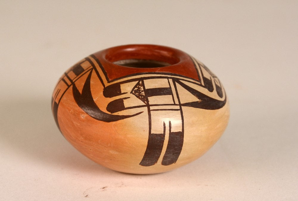 Hopi Pueblo Miniature Seed Jar By Rachel "Koo-Loo"  Sahmie Nampeyo