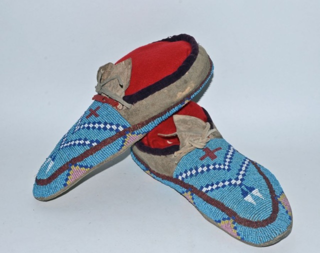 191023-05 Gros Ventre Fully Beaded Moccasins with red cross and feather ...